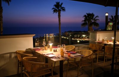 Seaside dining experience